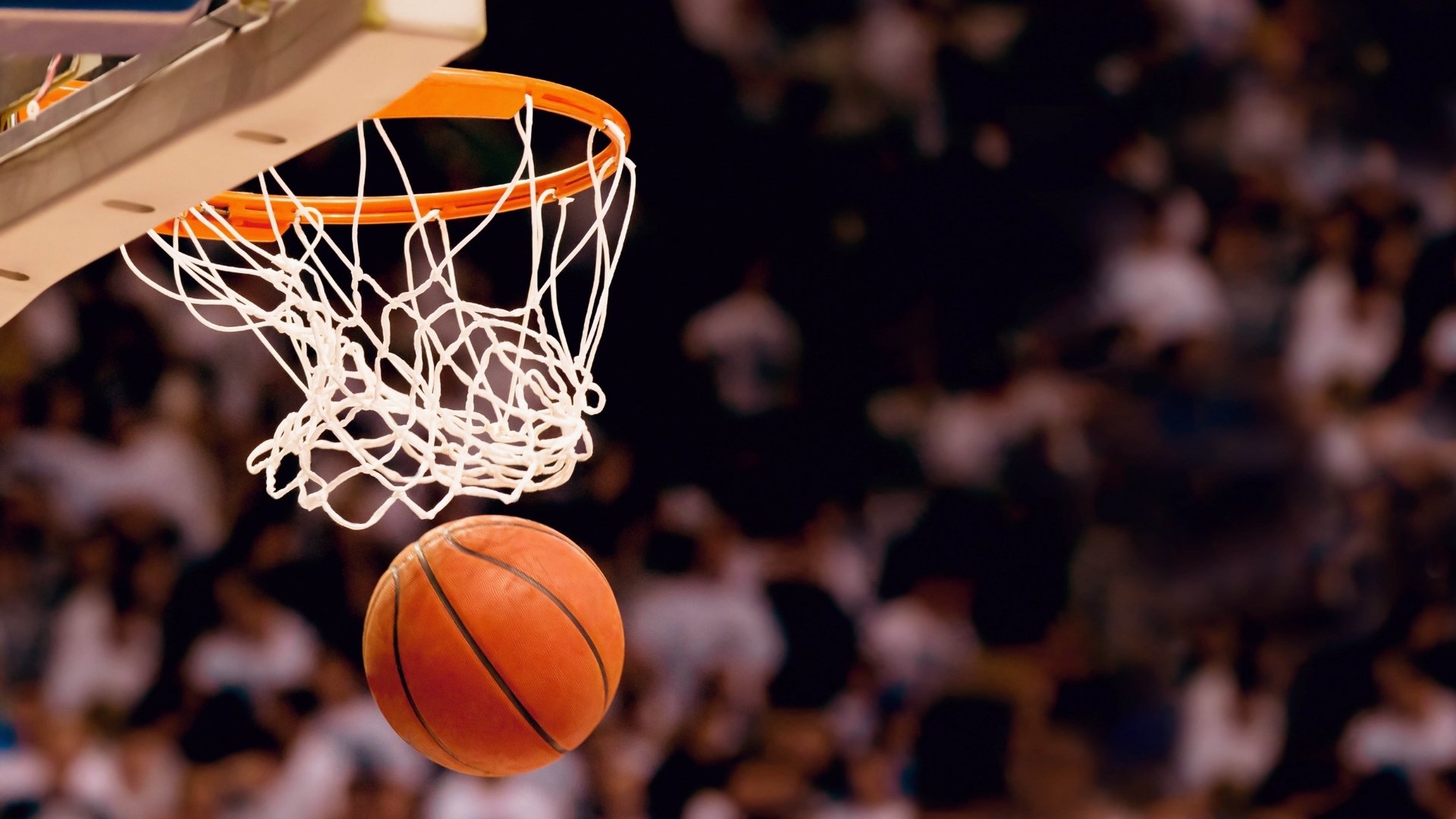 震惊！日本财团14亿欧收购AC米兰，荷兰铁卫却在NBA季后赛暴走？这剧本没人敢写！